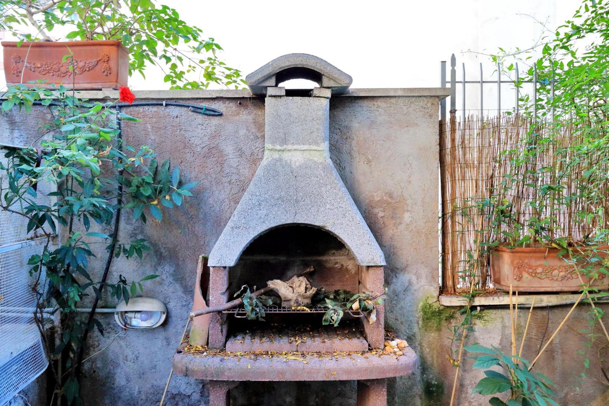 The Roman Nest Luaran gambar
